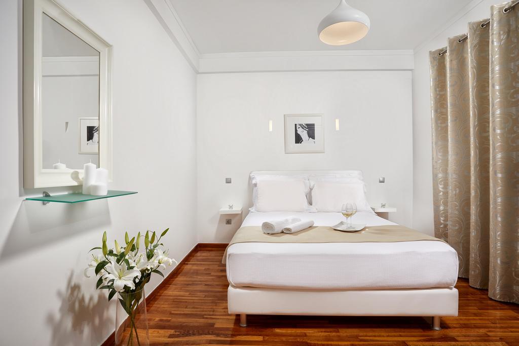 Modern And Cozy Apartment In The Centre Of Atena Exterior foto